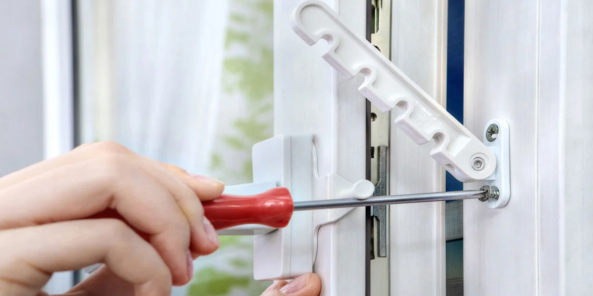 یراق آلات پنجره دوجداره چه ویژگی هایی باید داشته باشد؟