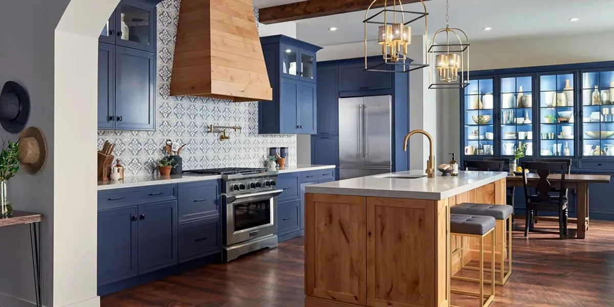Kitchen Color Trends in 2025: Balanced and Timeless Choices